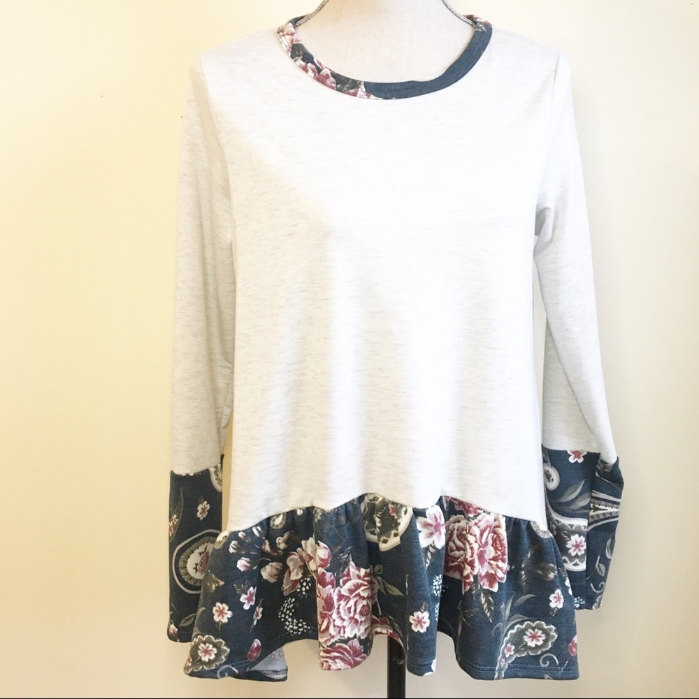 🌺Gorilla Cat Ruffle Detail Bell Sleeve Sweater